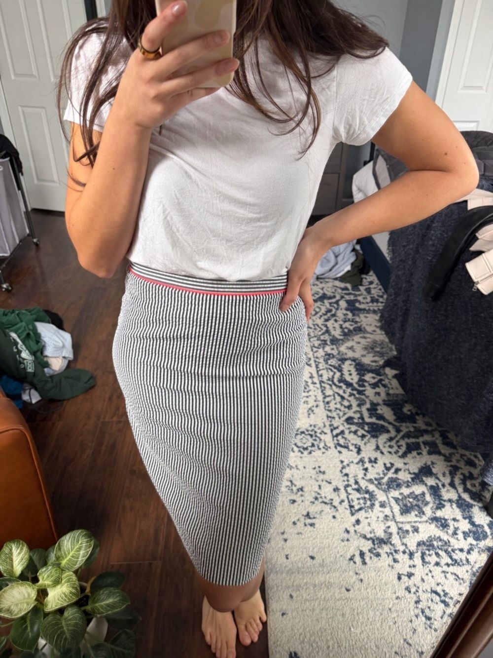 Seer Sucker Pencil Skirt - Picture 10 of 11